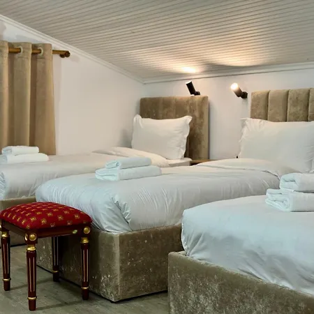 Alizee 3* تيرانا