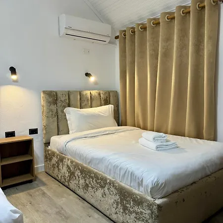 Alizee فندق تيرانا